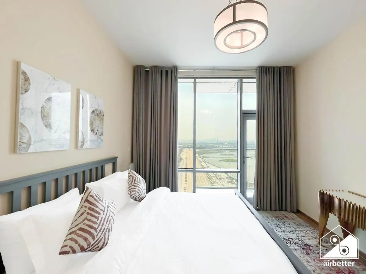 Stunning 2-Bedroom Apartment With Canal Views Dubai