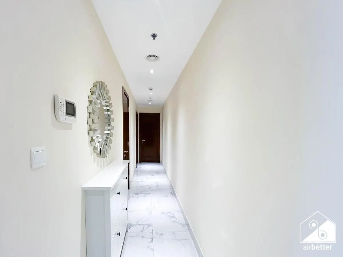 Stunning 2-Bedroom Apartment With Canal Views Dubai