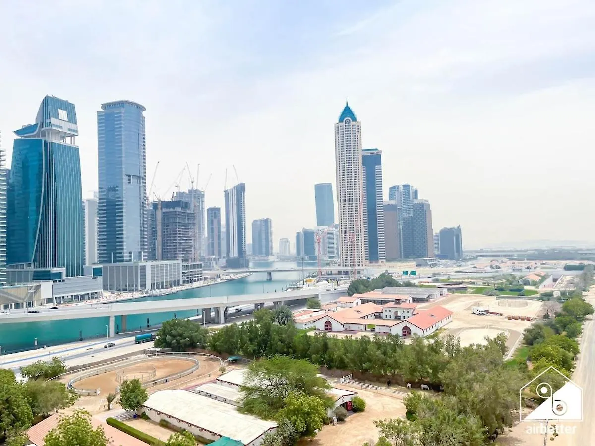 Stunning 2-Bedroom Apartment With Canal Views Dubai
