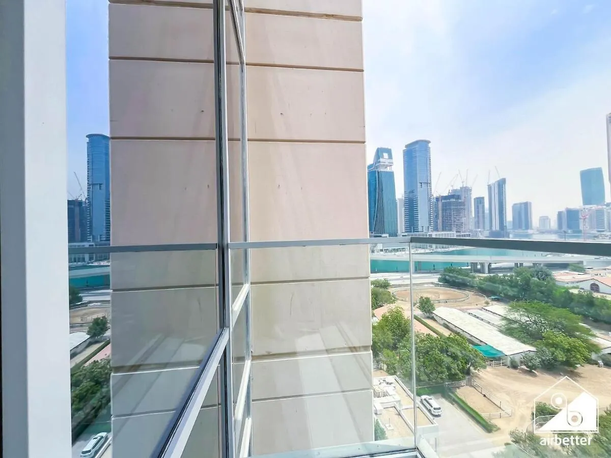 Stunning 2-Bedroom Apartment With Canal Views Dubai