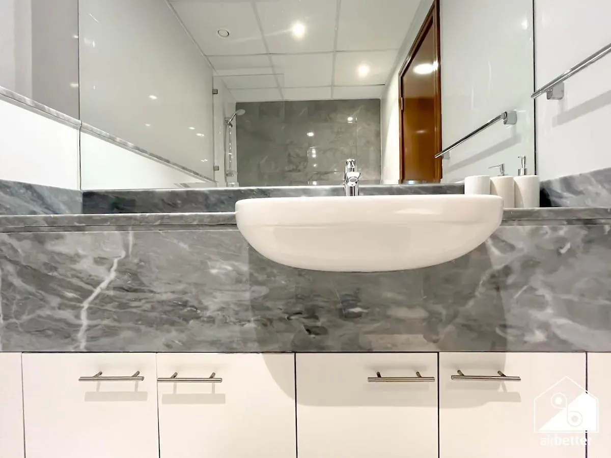 Stunning 2-Bedroom Apartment With Canal Views Ντουμπάι